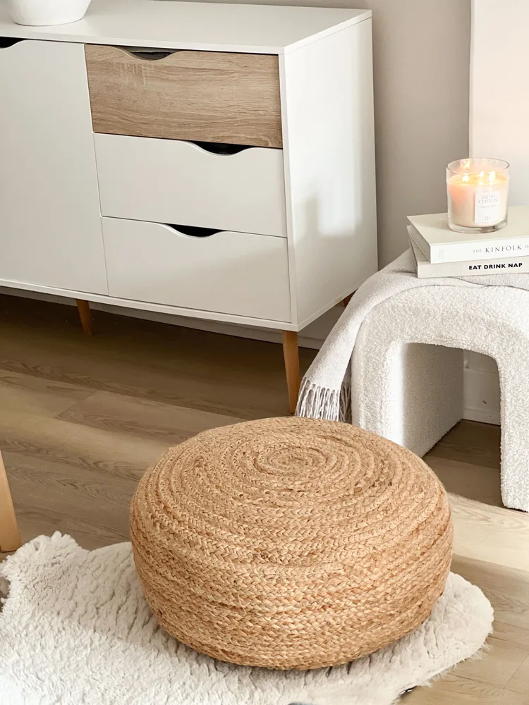 Natural round jute pouffe