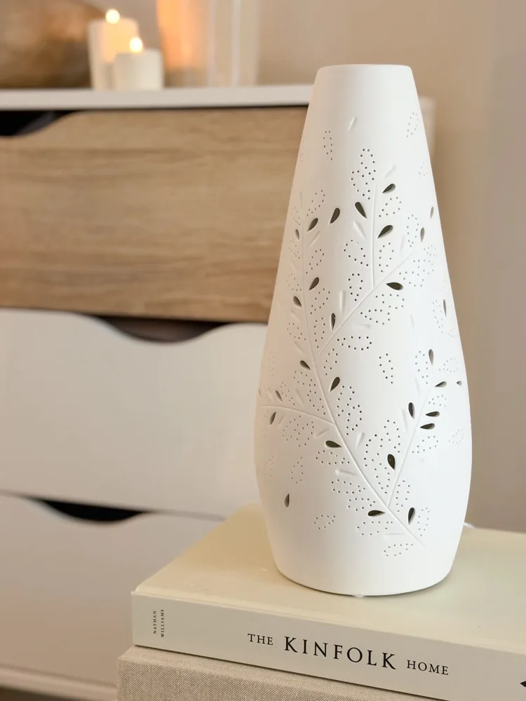 Stunning leaf sillhouette cut out ceramic lamp