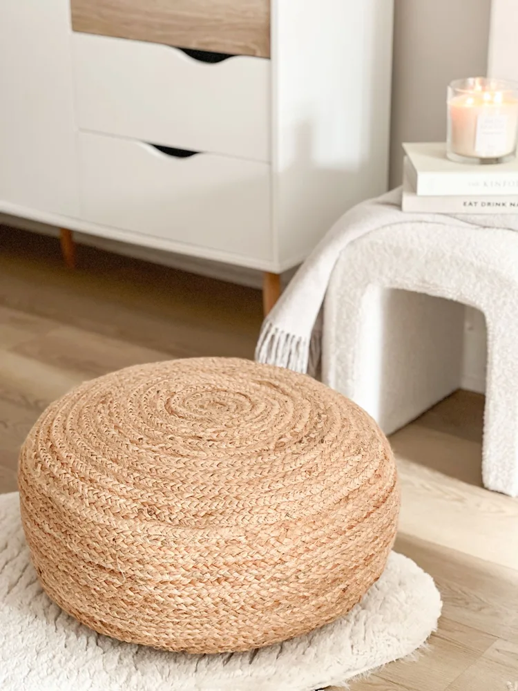Natural round jute pouffe