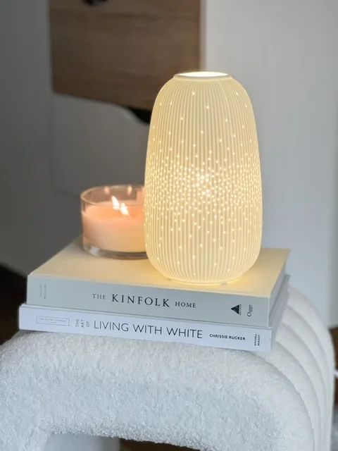 White ribbed lamp – 2 sizes