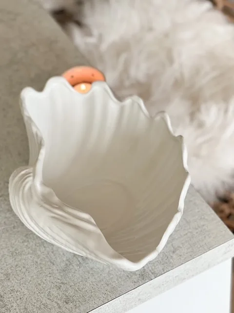 Very large ceramic clam shell