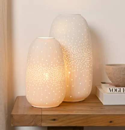 White ribbed lamp – 2 sizes