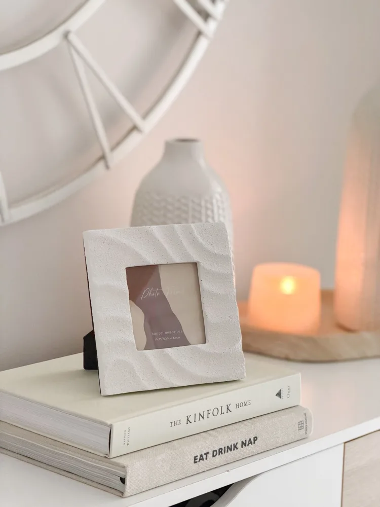 Sandy textured white ‘wave’ picture/photo frame
