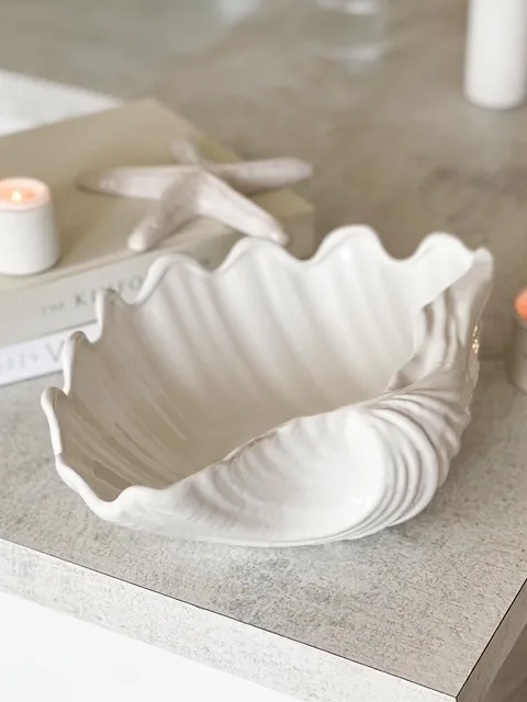 Very large ceramic clam shell