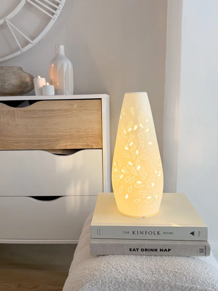 Stunning leaf sillhouette cut out ceramic lamp