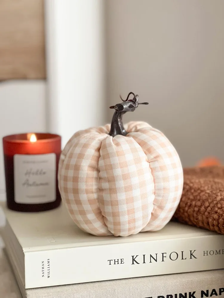 Gingham pumpkin in peach
