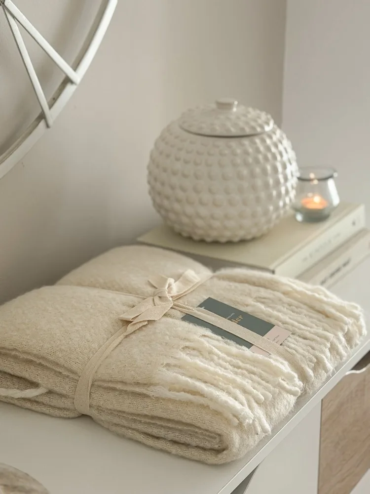 Softest woven tassel blanket/throw in ‘butter’