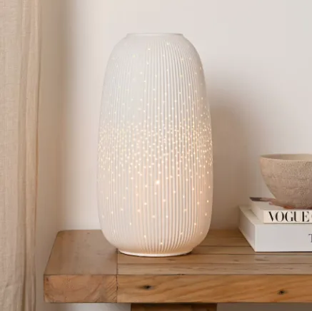 White ribbed lamp – 2 sizes