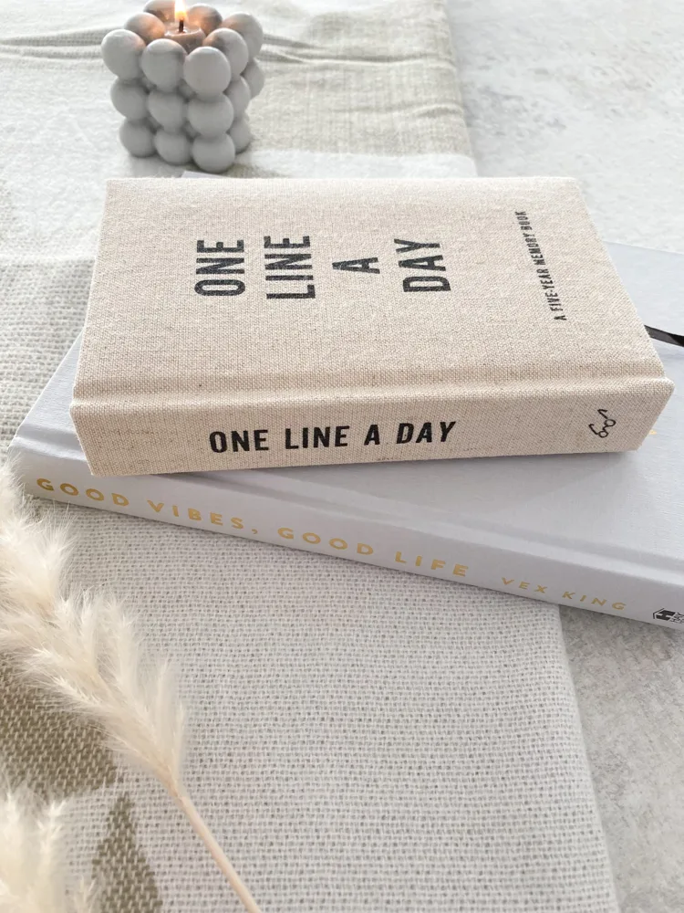 ‘One line a day’ 5 year memory book