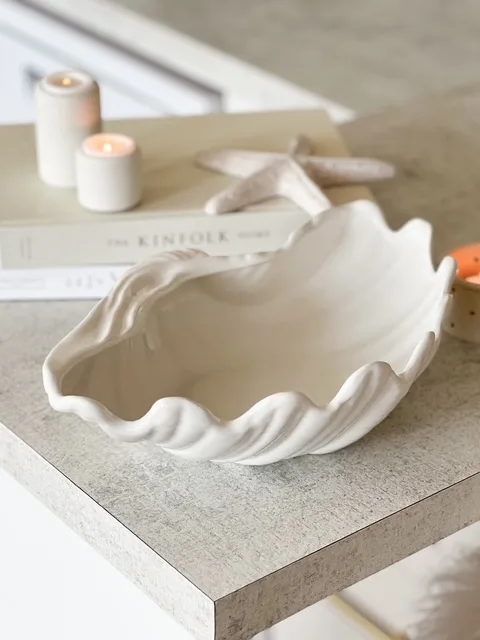 Very large ceramic clam shell